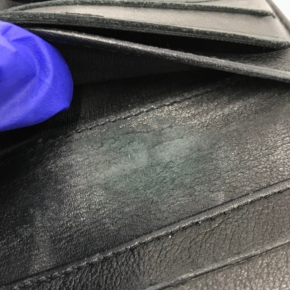 CHANEL Tri-fold wallet caviar leather - Picture 8 of 16